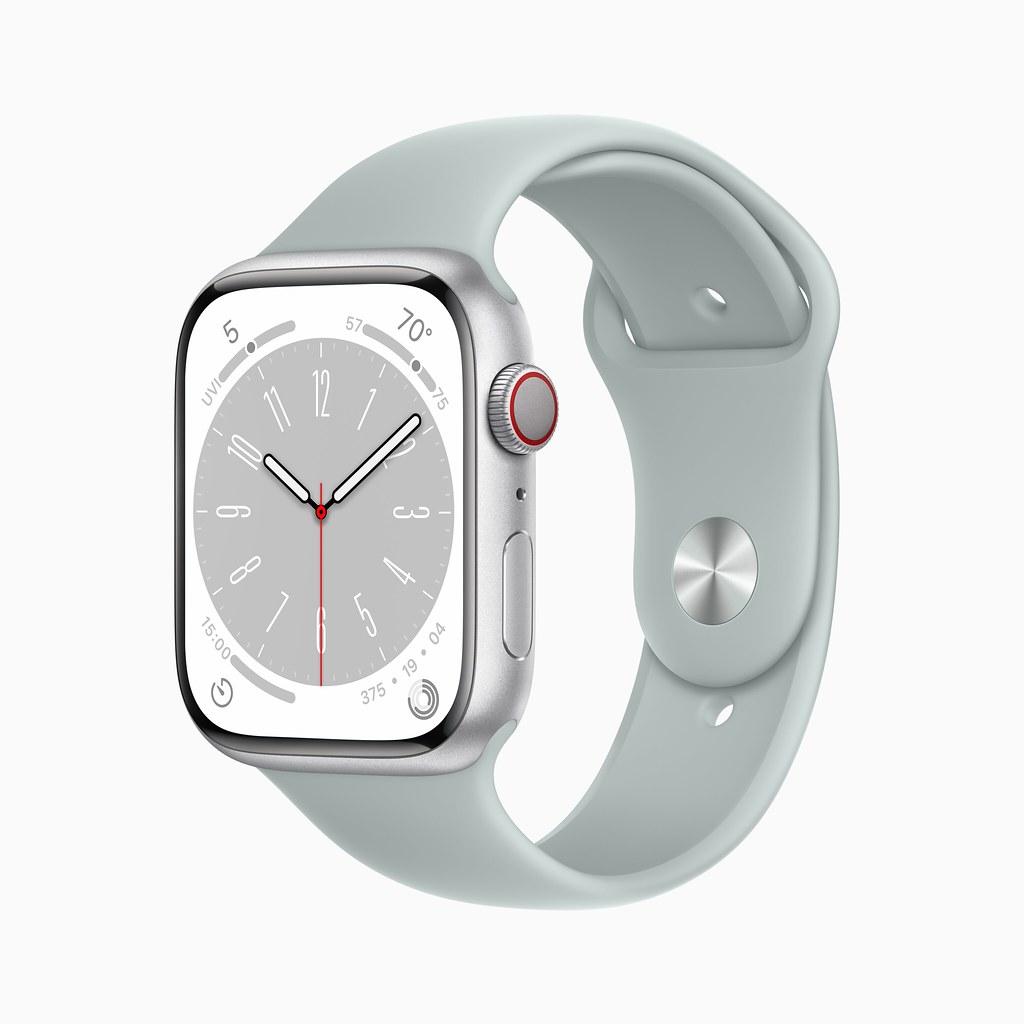 Apple-Watch-S8-aluminum-silver-220907
