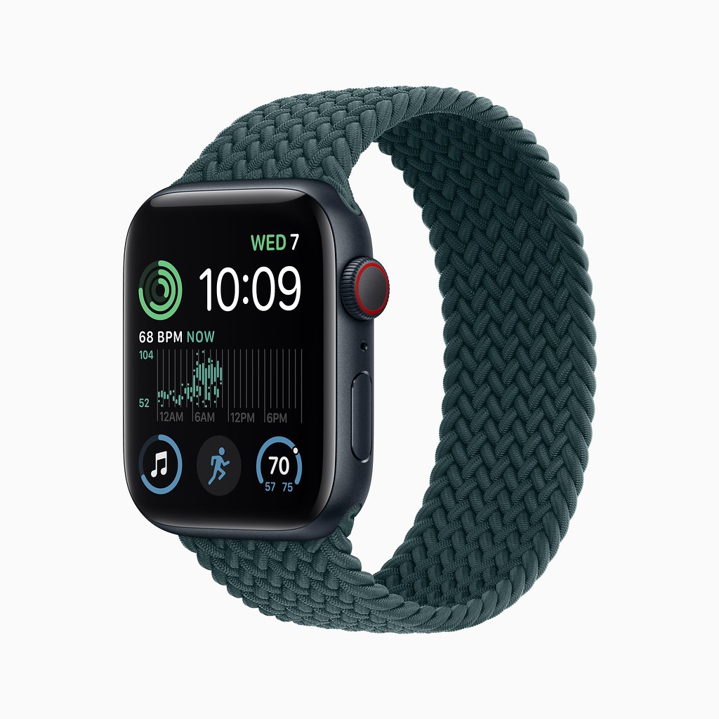Apple-Watch-SE-aluminum-midnight-220907