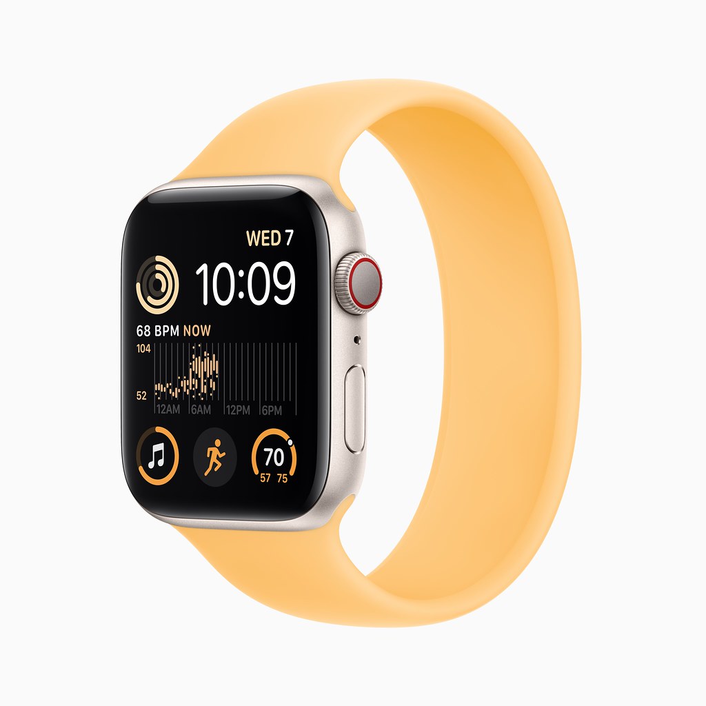 Apple-Watch-SE-aluminum-starlight-220907