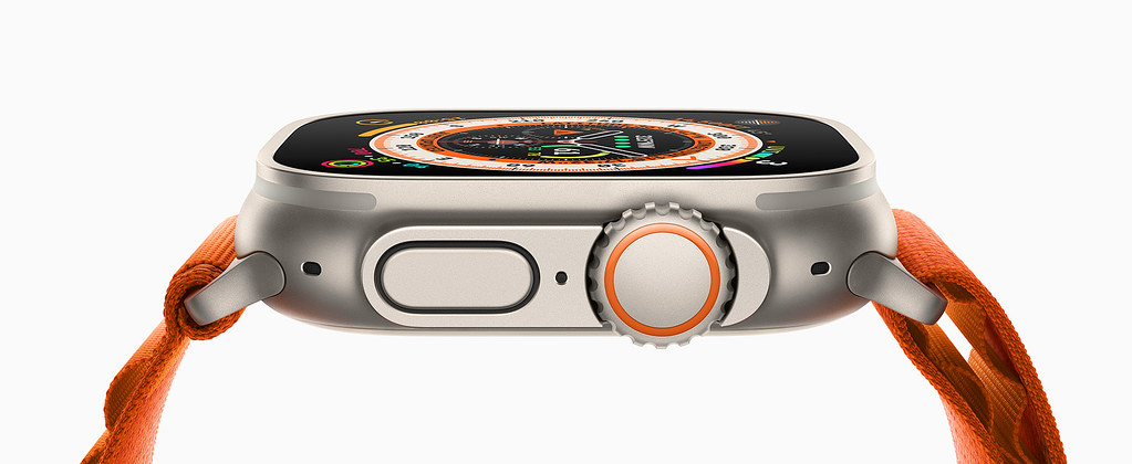 Apple-Watch-Ultra-Orange-Alpine-Loop-Side-Button-Digital-Crown-220907