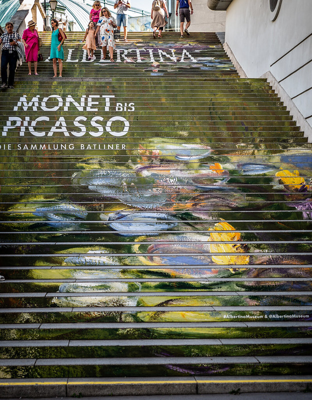 Stairs to Albertina museum<br/>© <a href="https://flickr.com/people/193496828@N05" target="_blank" rel="nofollow">193496828@N05</a> (<a href="https://flickr.com/photo.gne?id=52345452175" target="_blank" rel="nofollow">Flickr</a>)