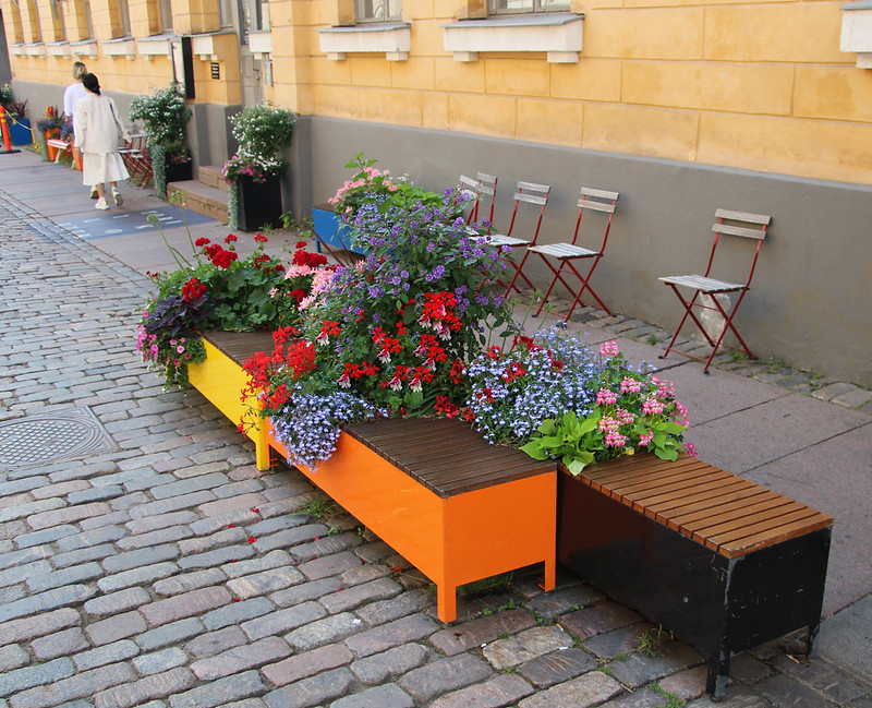 Helsinki Street Flowers<br/>© <a href="https://flickr.com/people/135924873@N02" target="_blank" rel="nofollow">135924873@N02</a> (<a href="https://flickr.com/photo.gne?id=52345768160" target="_blank" rel="nofollow">Flickr</a>)