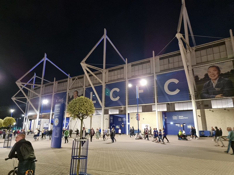Leicester City Football Club King Power Stadium<br/>© <a href="https://flickr.com/people/54416636@N06" target="_blank" rel="nofollow">54416636@N06</a> (<a href="https://flickr.com/photo.gne?id=52353408974" target="_blank" rel="nofollow">Flickr</a>)