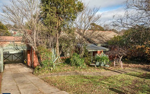 5 Johnson Place, Farrer ACT