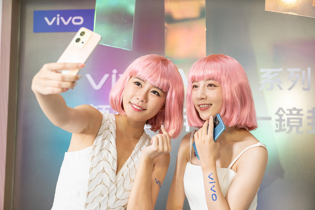 【新聞照片2】vivo V25 5G擁有業界同價位段最高5000萬AF人眼定焦前置鏡頭，輕鬆拍出媲美專業攝影的人像質感大片