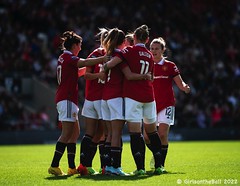Manchester United celebrate Katie Zelem's goal