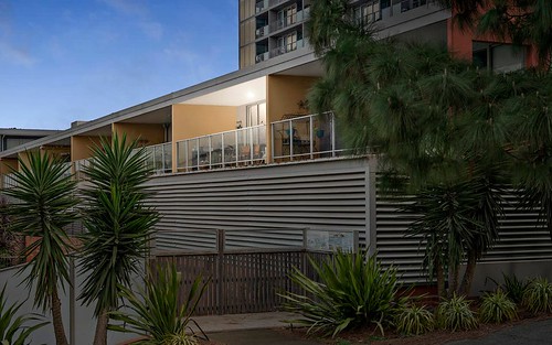 11/4 Saltriver Place, Footscray VIC 3011