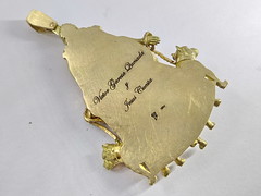 grabado en medallon de oro