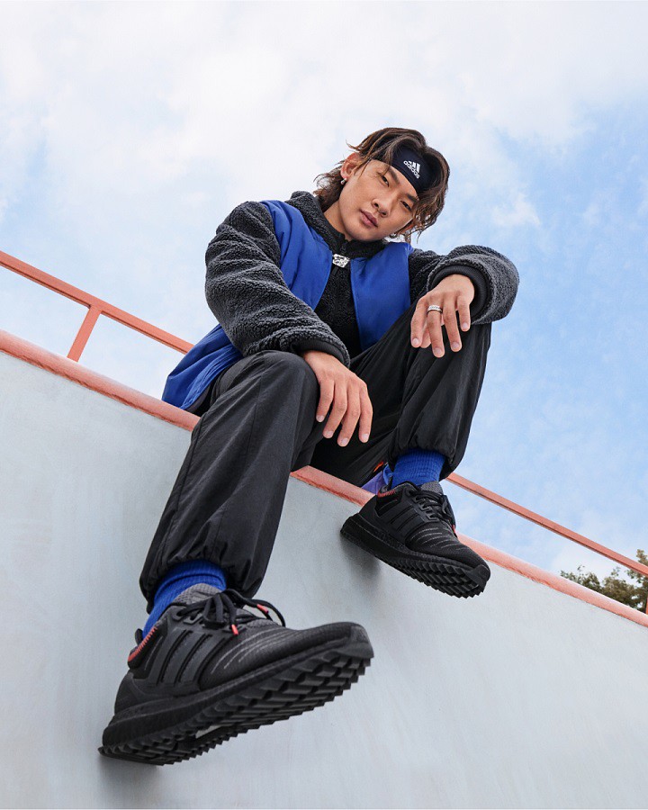 3. adidas New Capsule秋冬系列邀請年僅18歲的冬奧滑雪金牌-單板滑雪好手蘇翊鳴演繹，從防風背心至LOGO帽T，展現個性帥氣