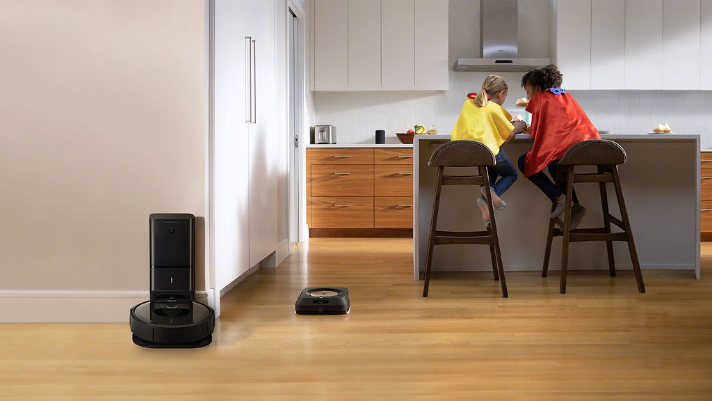 圖說：Roomba i7+掃地機器人與時俱進的功能，搭配清掃吸力及回充續掃功能，並與Braava jet m6拖地機器人互相串連「先乾掃後濕拖」...