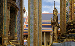 The guardian from the Ramakien epic in front of Phra Mondop Library