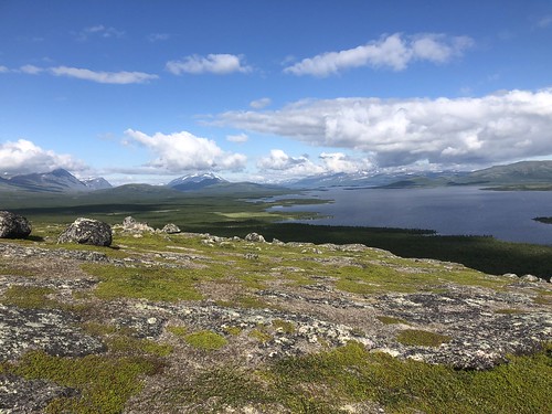 Utsikt over Leinavatn i Troms