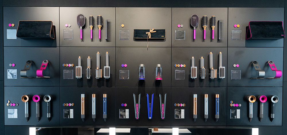 在體驗店限定的-Beauty-Lab-美髮專區，消費者可以親身體驗-Dyson-美髮造型器或吹風機。_2