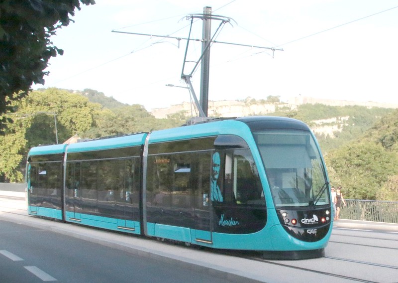 CAF-built trams in the City of Besançon, Bourgogne-Franche-Comté, France<br/>© <a href="https://flickr.com/people/58415659@N00" target="_blank" rel="nofollow">58415659@N00</a> (<a href="https://flickr.com/photo.gne?id=52406585366" target="_blank" rel="nofollow">Flickr</a>)