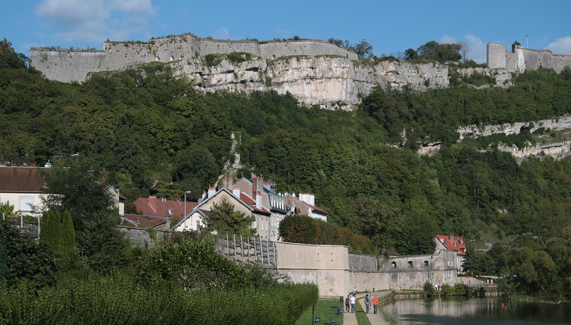 River Doubs and Citadel, City of Besançon, Bourgogne-Franche-Comté, France<br/>© <a href="https://flickr.com/people/58415659@N00" target="_blank" rel="nofollow">58415659@N00</a> (<a href="https://flickr.com/photo.gne?id=52406880199" target="_blank" rel="nofollow">Flickr</a>)