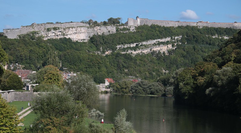 River Doubs and Citadel, City of Besançon, Bourgogne-Franche-Comté, France<br/>© <a href="https://flickr.com/people/58415659@N00" target="_blank" rel="nofollow">58415659@N00</a> (<a href="https://flickr.com/photo.gne?id=52407027740" target="_blank" rel="nofollow">Flickr</a>)