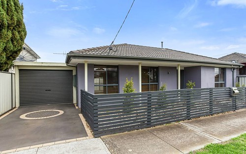 63 Wood St, Avondale Heights VIC 3034