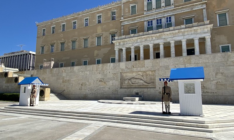 #Athens , #SyntagmaSquare #TomboftheUnknownSoldier #Monday #October3 #2022<br/>© <a href="https://flickr.com/people/32374483@N00" target="_blank" rel="nofollow">32374483@N00</a> (<a href="https://flickr.com/photo.gne?id=52432494661" target="_blank" rel="nofollow">Flickr</a>)