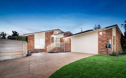 4 Lawncliffe Ct, Rowville VIC 3178