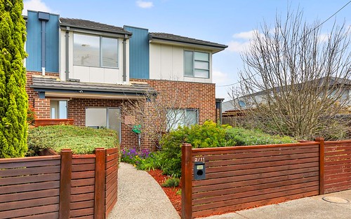 2/11 Spurling St, Maidstone VIC 3012