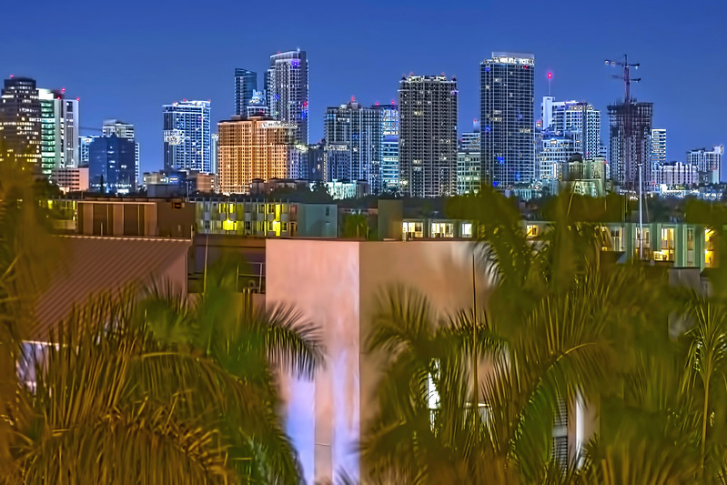 City of Fort Lauderdale, Broward County, Florida, USA (Building under construction is: RD Las Olas / Height: 499 Ft / Expected Completion: 2023)<br/>© <a href="https://flickr.com/people/126251698@N03" target="_blank" rel="nofollow">126251698@N03</a> (<a href="https://flickr.com/photo.gne?id=52445514561" target="_blank" rel="nofollow">Flickr</a>)