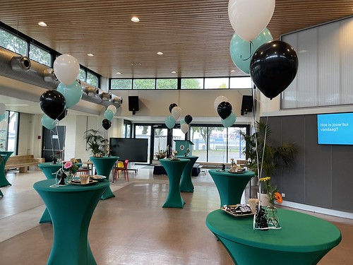 Tafeldecoratie 3ballonnen Accent Praktijkonderwijs Delfshaven Rotterdam