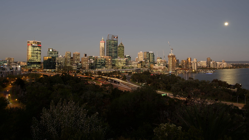 Perth's Golden Hour<br/>© <a href="https://flickr.com/people/196352161@N06" target="_blank" rel="nofollow">196352161@N06</a> (<a href="https://flickr.com/photo.gne?id=52459181182" target="_blank" rel="nofollow">Flickr</a>)