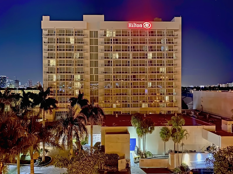 Hilton Fort Lauderdale Marina, 1881 SE 17th Street, Fort Lauderdale, Florida, USA / Built: 1981 / Renovations: 2008 / Architect: John Nichols / Floors: 13 / Height: 156.64 ft / Architectural Style: Modernism<br/>© <a href="https://flickr.com/people/126251698@N03" target="_blank" rel="nofollow">126251698@N03</a> (<a href="https://flickr.com/photo.gne?id=52477391726" target="_blank" rel="nofollow">Flickr</a>)
