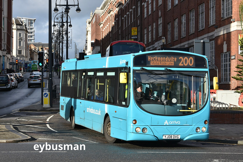 Arriva Yorkshire 1104, YJ08DVG.<br/>© <a href="https://flickr.com/people/16669082@N05" target="_blank" rel="nofollow">16669082@N05</a> (<a href="https://flickr.com/photo.gne?id=52482427447" target="_blank" rel="nofollow">Flickr</a>)