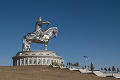 Estatua ecuestre de Gengis Kan - Чингис Хааны Морьт Хөшөөт Цогцолбор