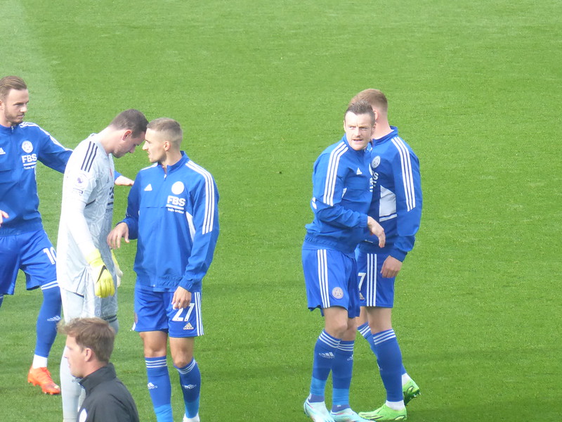 Leicester players pre match<br/>© <a href="https://flickr.com/people/79613854@N05" target="_blank" rel="nofollow">79613854@N05</a> (<a href="https://flickr.com/photo.gne?id=52496930210" target="_blank" rel="nofollow">Flickr</a>)