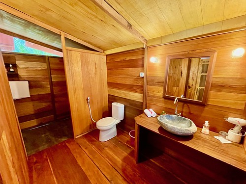 Papuan New bathroom
