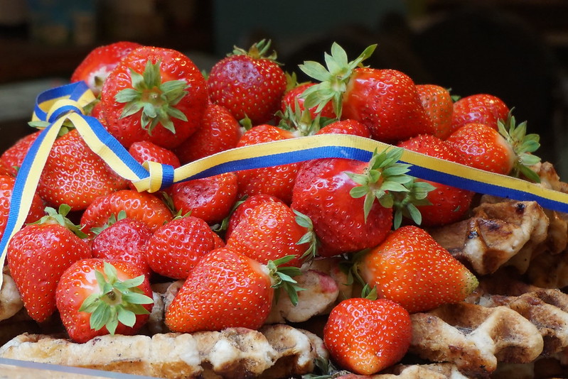 Waffles with strawberries<br/>© <a href="https://flickr.com/people/38743501@N08" target="_blank" rel="nofollow">38743501@N08</a> (<a href="https://flickr.com/photo.gne?id=52505706474" target="_blank" rel="nofollow">Flickr</a>)
