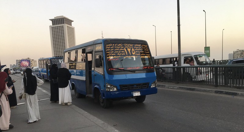 Catching the bus in Cairo<br/>© <a href="https://flickr.com/people/42767052@N08" target="_blank" rel="nofollow">42767052@N08</a> (<a href="https://flickr.com/photo.gne?id=52509671179" target="_blank" rel="nofollow">Flickr</a>)