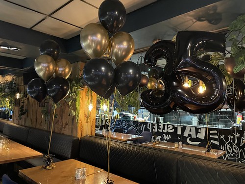 Table Decoration 6 balloons Foilballoon Number 35 Birthday The Oyster Club Rotterdam