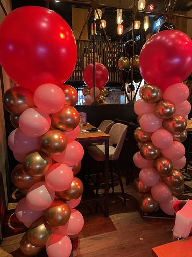 Balloon Column Wide Round Ladies Night Cafe in the City Rotterdam