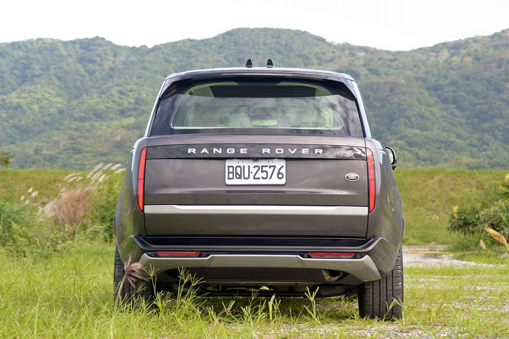 Range Rover 221027-29