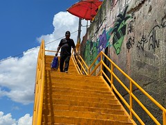 30.11.22 - Prefeitura de Manaus conclui revitalização das duas escadarias de acesso à balsa na Manaus Moderna