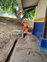 30.11.22 - Prefeitura de Manaus trabalha na limpeza e desobstrução de caixas coletoras no bairro Parque Dez de Novembro
