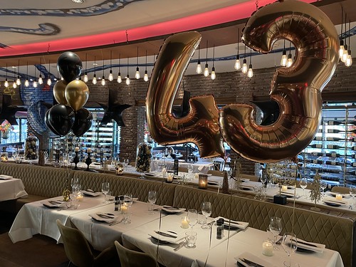 Table Decoration 6 balloons Foilballoon Number 43 Birthday The Harbour Club Rotterdam