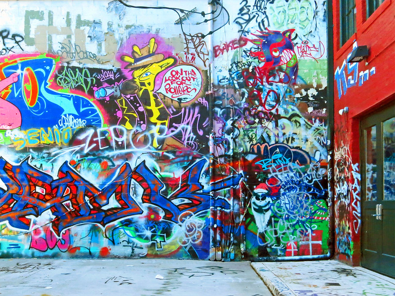 Graffiti Alley Baltimore Maryland<br/>© <a href="https://flickr.com/people/89903901@N00" target="_blank" rel="nofollow">89903901@N00</a> (<a href="https://flickr.com/photo.gne?id=52539727996" target="_blank" rel="nofollow">Flickr</a>)