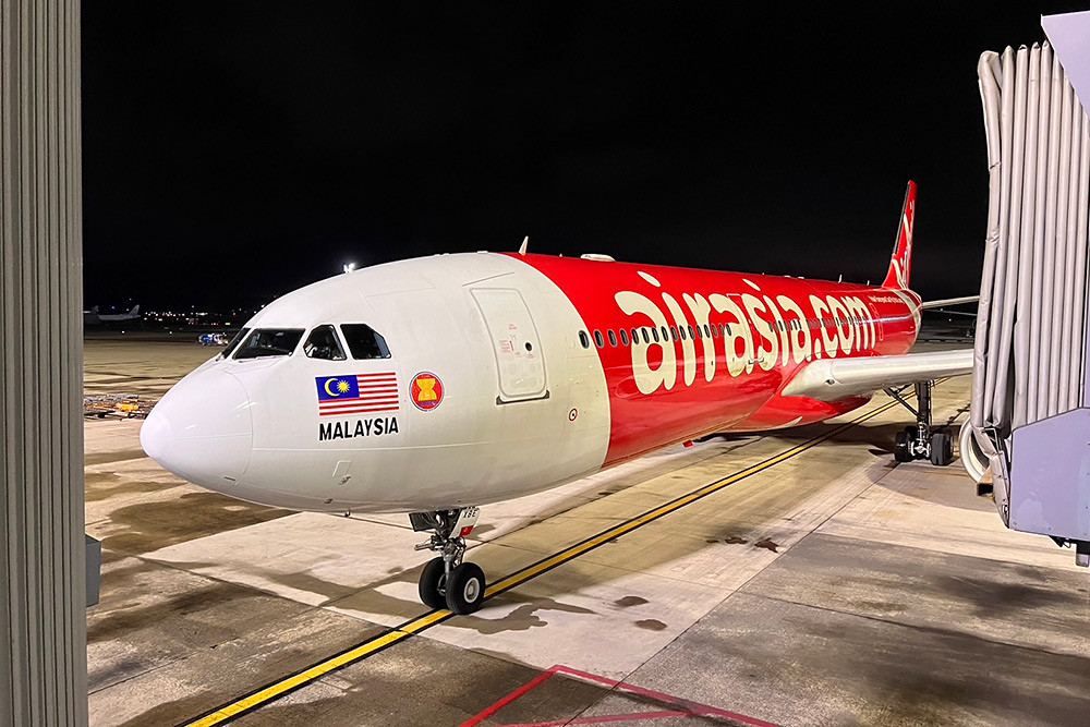 今日(12_2)AirAsia-X疫情後首復飛班機載台灣旅客前往吉隆坡