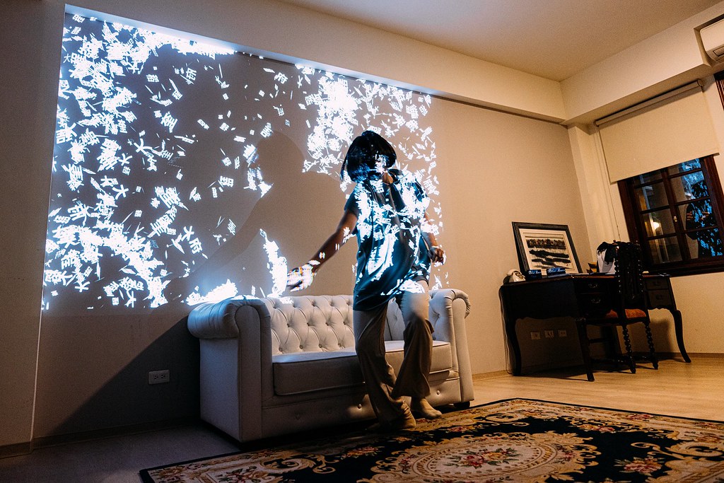 【新聞照片1】2022大稻埕國際藝術節運用ViewSonic投影技術為科技舞蹈講座帶來更多互動。