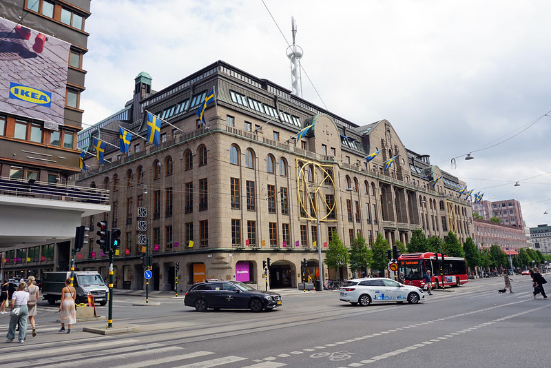 NK Stockhom department store<br/>© <a href="https://flickr.com/people/38743501@N08" target="_blank" rel="nofollow">38743501@N08</a> (<a href="https://flickr.com/photo.gne?id=52554381964" target="_blank" rel="nofollow">Flickr</a>)