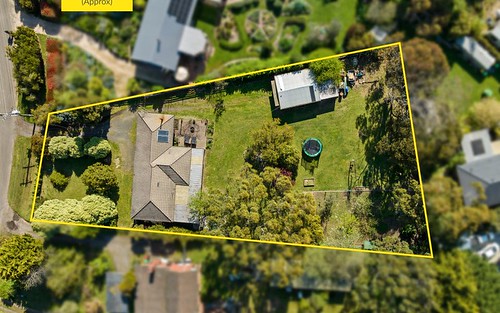 17 Digby Drive, Romsey VIC 3434