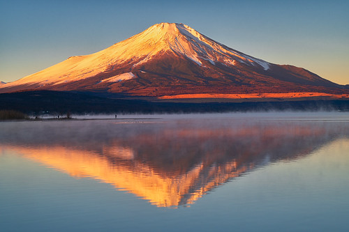 Fuji at sunrise at Lake Yamanaka