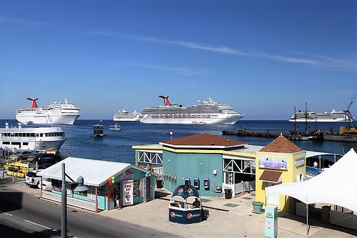 Cruise Ships off Grand Cayman