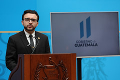 SECRETARIO KEVIN LÓPEZ OLIVA BRINDA CONFERENCIA PRENSA INTERCAMBIO CULTURAL FERIA INTERNACIONAL TURISMO ESPAÑA by Gobierno de Guatemala