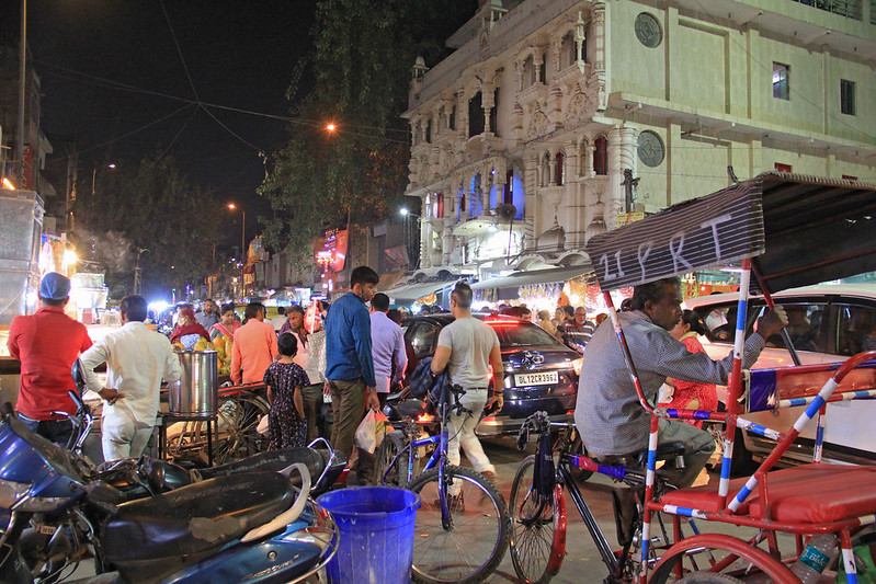 Streets of Delhi 08<br/>© <a href="https://flickr.com/people/8975511@N07" target="_blank" rel="nofollow">8975511@N07</a> (<a href="https://flickr.com/photo.gne?id=52652752825" target="_blank" rel="nofollow">Flickr</a>)