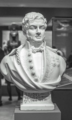 _DSC7418.jpg 1. Buste de Jean-François Champollion.